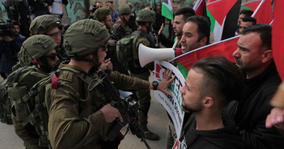 مركز حقوقي: القضاء الإسرائيلي يوفر ستارًا قانونيًا لقمع المعتقلين الفلسطينيين