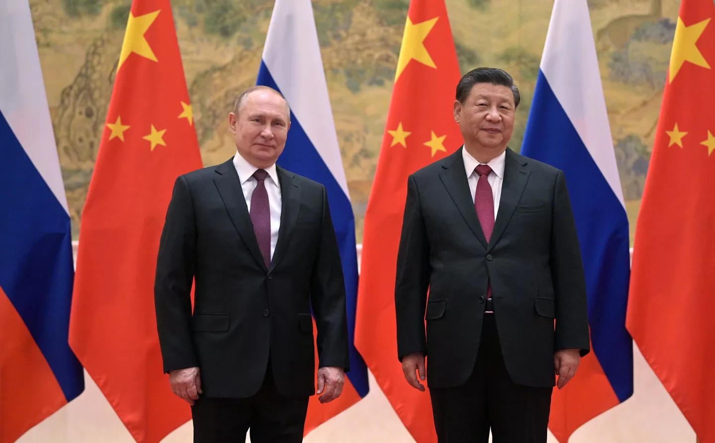 بكين: العلاقات الروسية الصينية «قوية كالصخر»