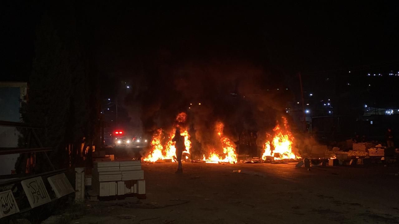 مستوطنون يحرقون 3 مركبات لمواطنين في نابلس